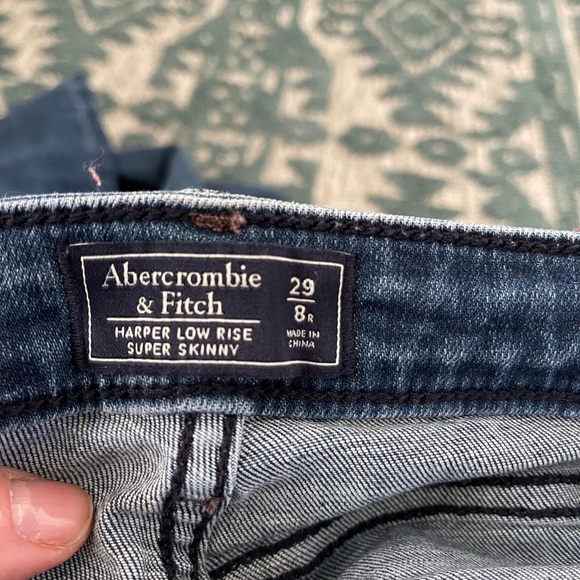 Abercrombie low rise skinny - 29 8r - Picture 6 of 7